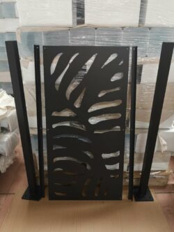 Skillevæg i sort 120 h x 60 b cm (med fod)