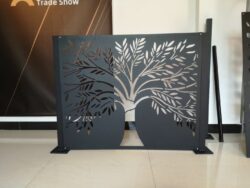 Skillevæg i sort pulverlarkering stål - Træ 100 h x 120 b cm (udenfod)