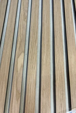 Akustikpanel Eg look på front Mørk MDF kerne 2400x600x17 mm